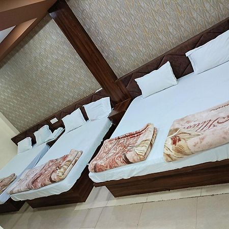Green Leaf Hotel اوجاين المظهر الخارجي الصورة
