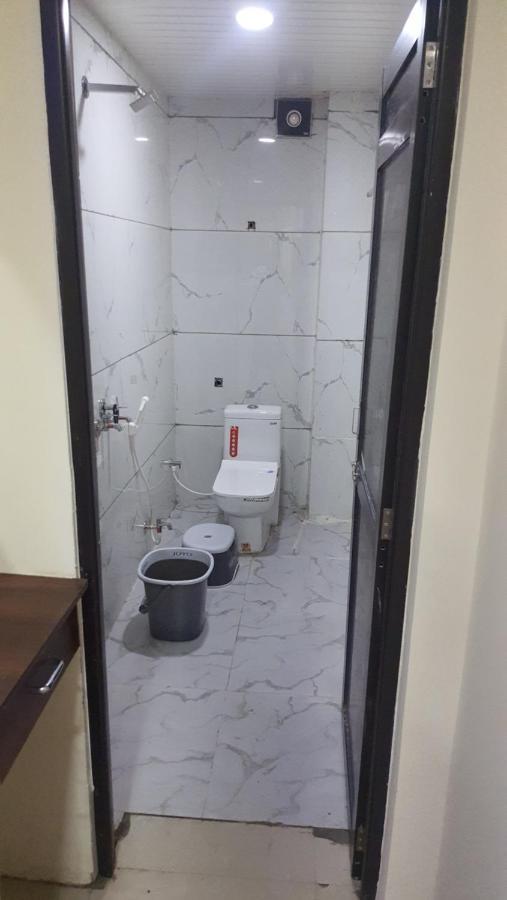 Green Leaf Hotel اوجاين المظهر الخارجي الصورة