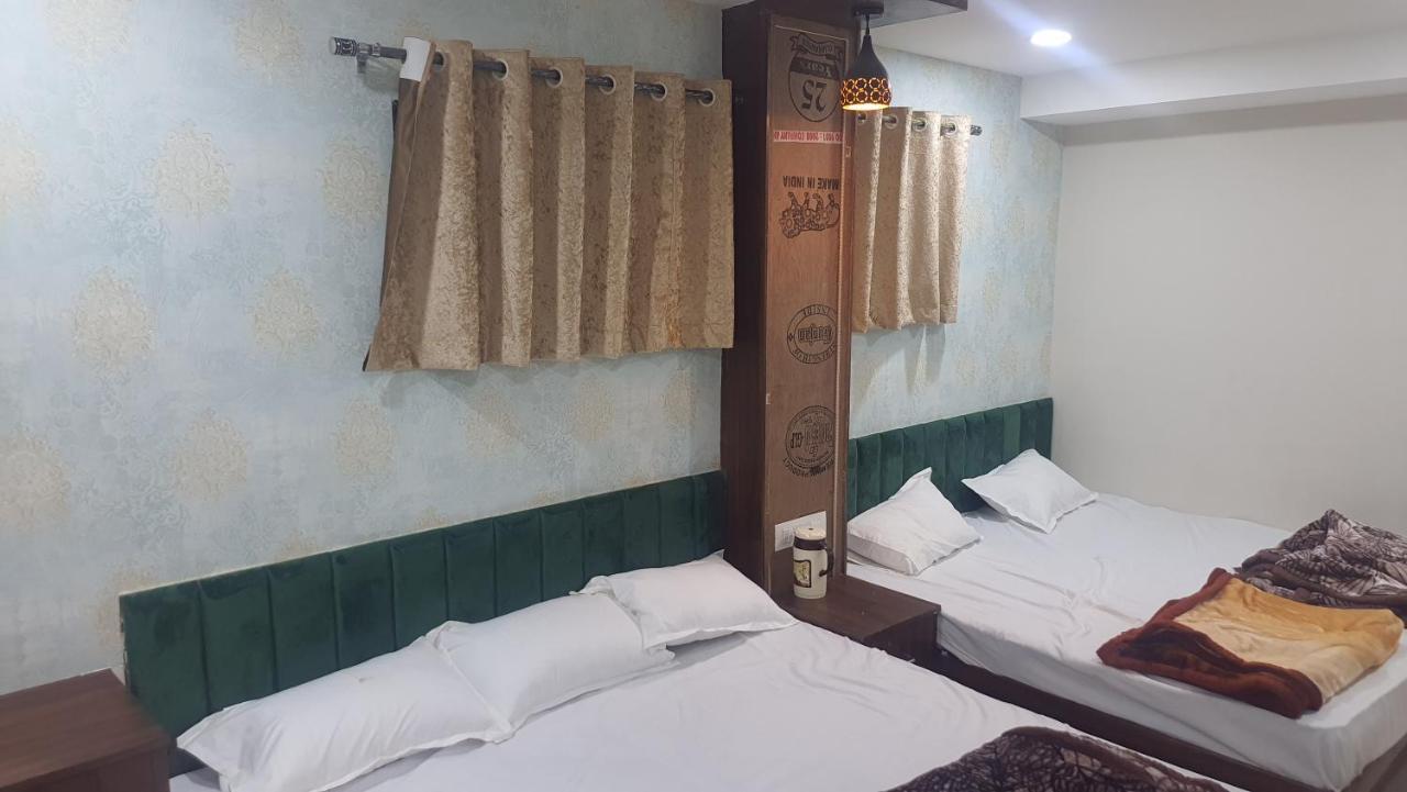 Green Leaf Hotel اوجاين المظهر الخارجي الصورة