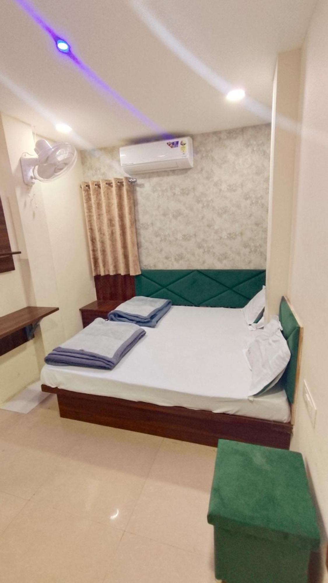 Green Leaf Hotel اوجاين المظهر الخارجي الصورة