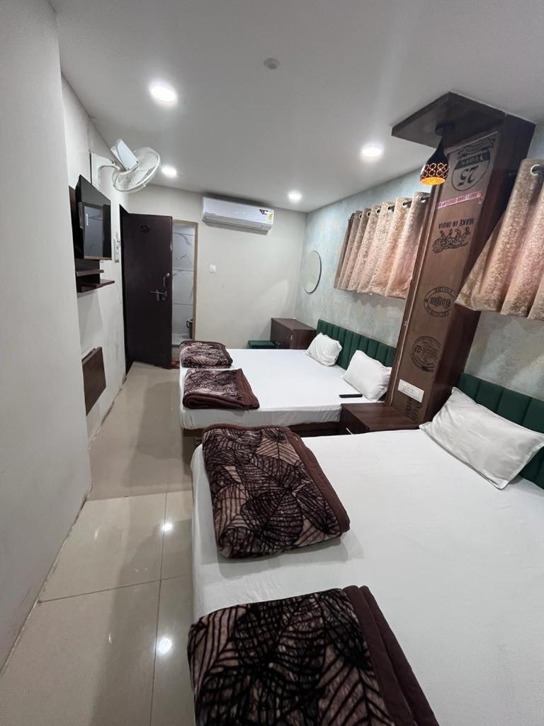 Green Leaf Hotel اوجاين المظهر الخارجي الصورة