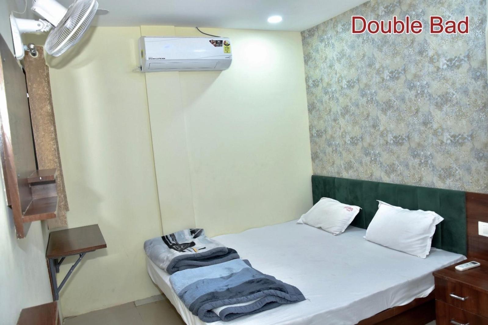 Green Leaf Hotel اوجاين المظهر الخارجي الصورة