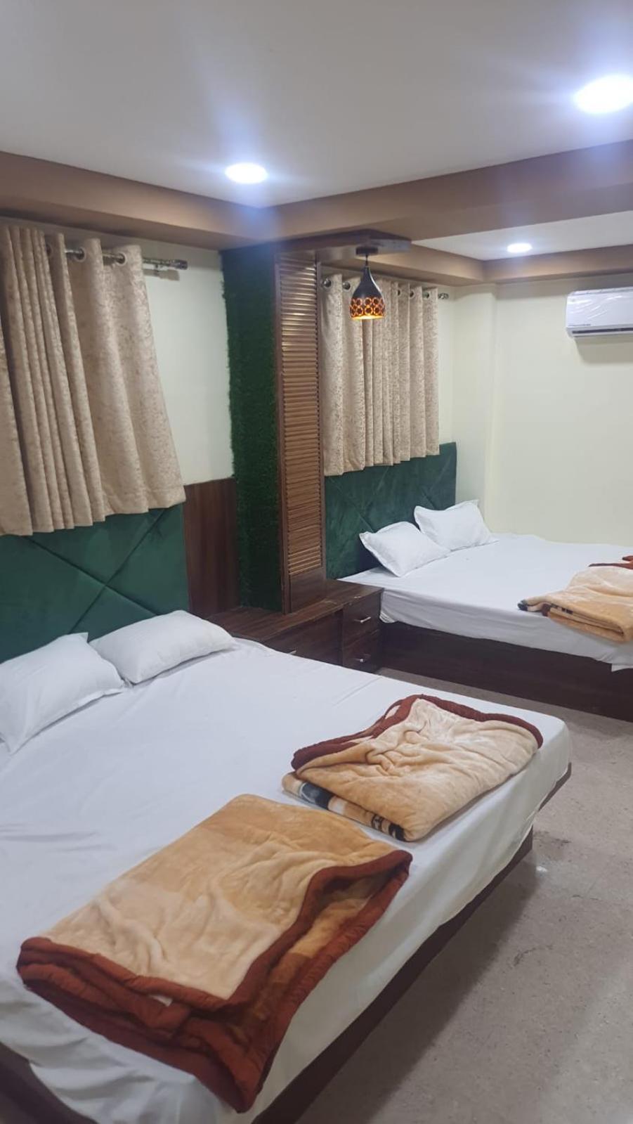 Green Leaf Hotel اوجاين المظهر الخارجي الصورة