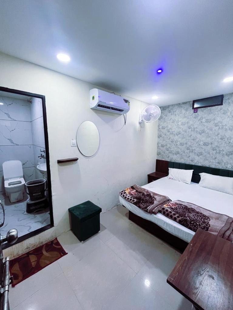 Green Leaf Hotel اوجاين المظهر الخارجي الصورة