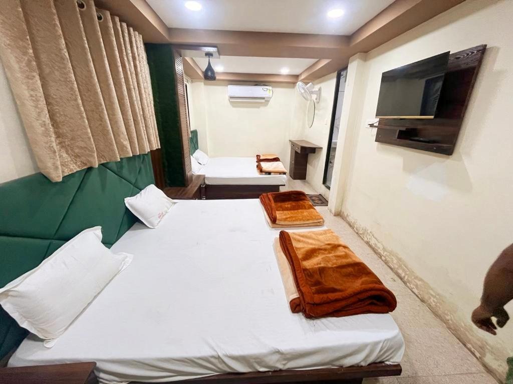 Green Leaf Hotel اوجاين المظهر الخارجي الصورة