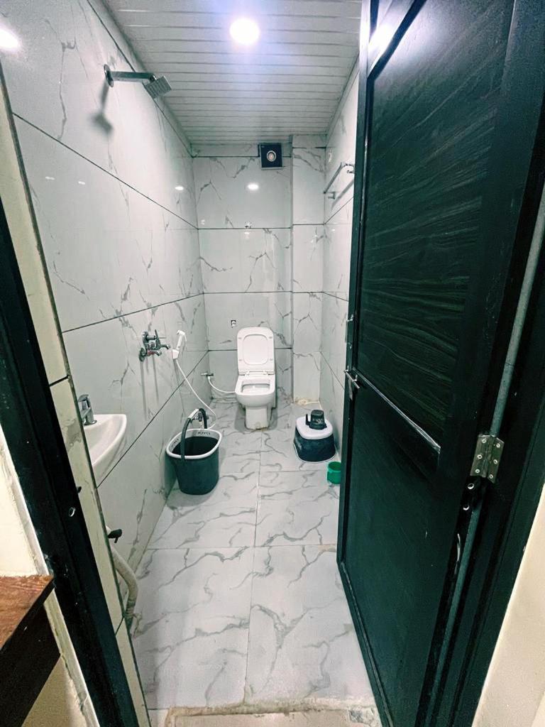 Green Leaf Hotel اوجاين المظهر الخارجي الصورة